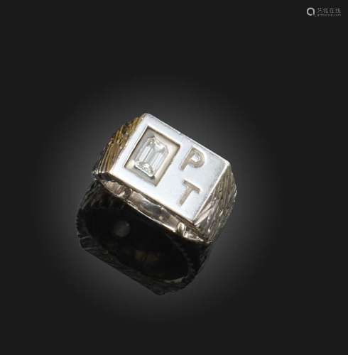 Bague sigillaire en or blanc et diamant, Kutchinsky, 1968, l...