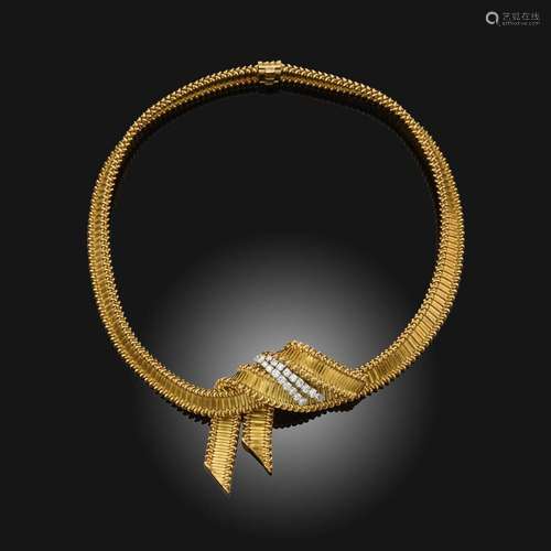 Collier en or et diamants, Cartier, vers 1961, le collier en...