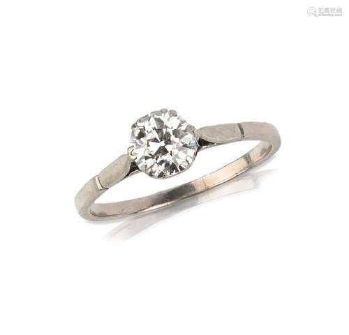 Bague solitaire en platine et diamant, début du 20e siècle, ...