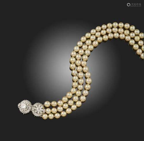 Collier de perles de culture et de diamants, milieu du 20e s...
