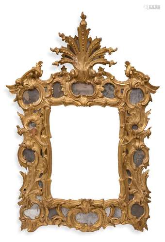 New Spain frame; XVII century. Carved and gilded wood. Light...