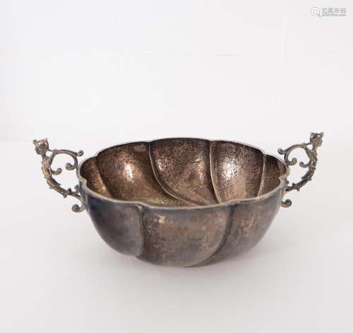 WINE TESTER IN SILVER EMBOSSED WITH THE SHELL OF SANTIAGO, S...