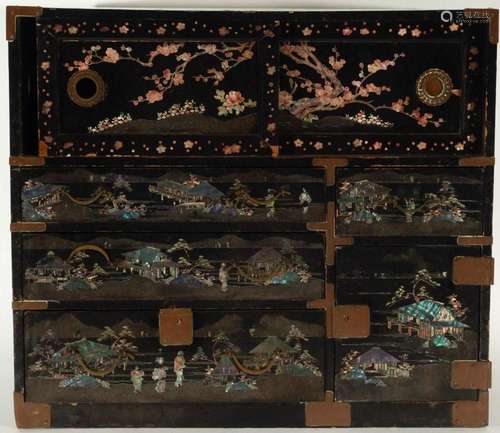 IMPORTANT JAPANESE CABINET IN LACQUER AND MOTHER OF PEARL, M...