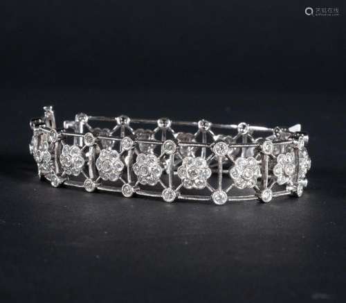 BRACELET IN 18K WHITE GOLD AND BRILLIANT CUT DIAMONDS