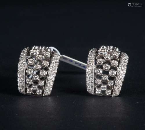 PAIR OF DAMIANI EARRINGS IN 18K WHITE GOLD AND DIAMONDS