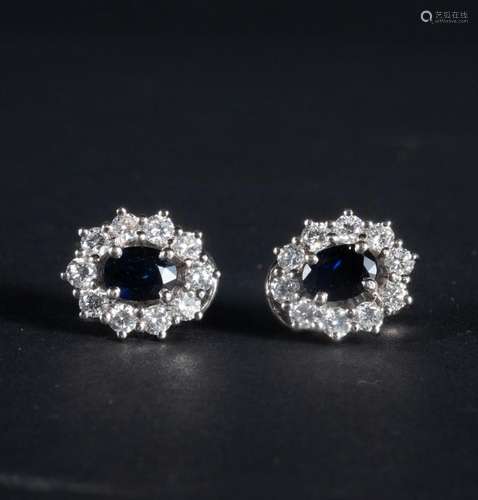 ELEGANT PAIR OF EARRINGS IN 18K WHITE GOLD WITH DIAMONDS AND...