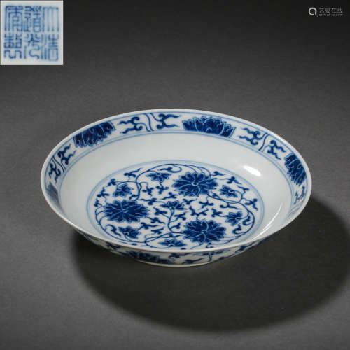 CHINESE QING DYNASTY QIANLONG BLUE AND WHITE PLATE