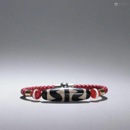 CHINESE DZI BEADED BRACELET