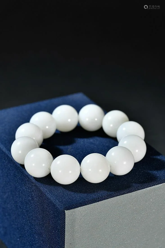 CHINESE HETIAN JADE BEADED BRACELET