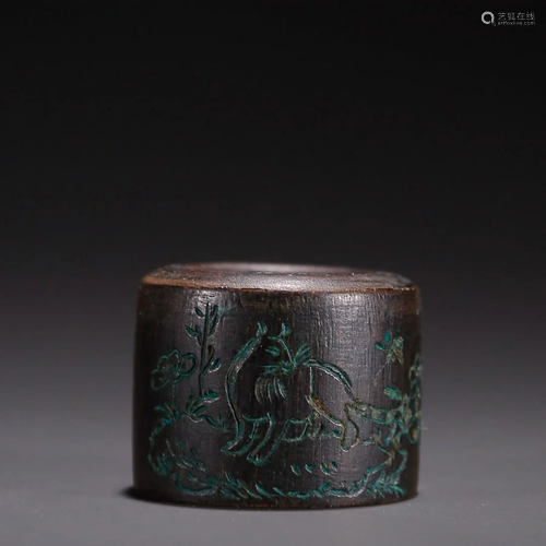 CHINESE AGARWOOD THUMB RING WITH CARVED 'POEM'