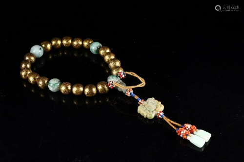 CHINESE GILT-LACQUERED AGARWOOD ROSARY