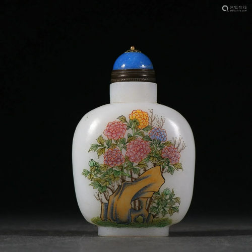 CHINESE PAINTED-ENAMEL GLASS SNUFF BOTTLE DEPICTING 'PE...