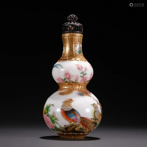 CHINESE GILDED ON PAINTED-ENAMEL DOUBLE-GOURD GLASS SNUFF BO...