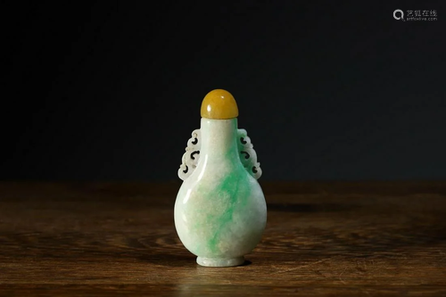 CHINESE JADEITE SNUFF BOTTLE