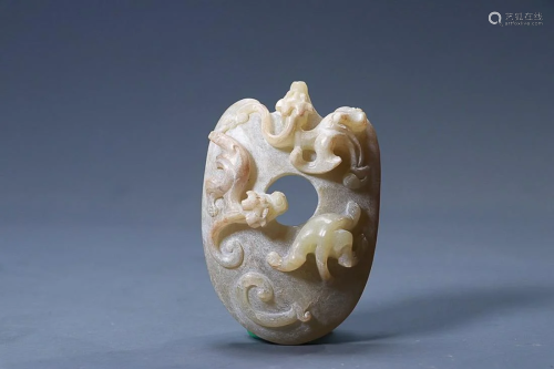 CHINESE ANTIQUE JADE PENDANT WITH CARVED 'DRAGON'
