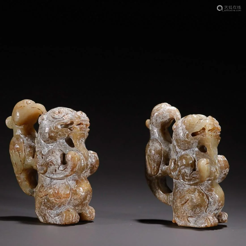 TWO CHINESE ANTIQUE JADE BEARS WITH EAGLES