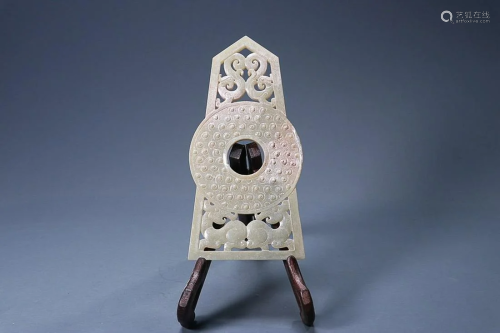 CHINESE ANTIQUE JADE ORNAMENT