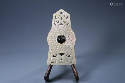 CHINESE ANTIQUE JADE ORNAMENT