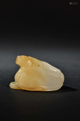 CHINESE HETIAN JADE HANDPIECE WITH CARVED 'TORTOISE-DRA...
