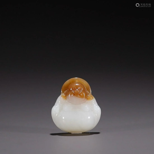 CHINESE HETIAN JADE PENDANT WITH CARVED 'MAITREYA'