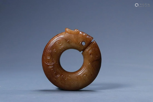 CHINESE HETIAN JADE PENDANT WITH CARVED 'CHI-DRAGON...