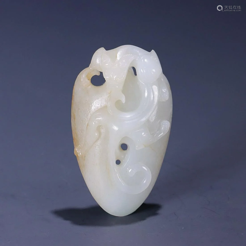 CHINESE HETIAN JADE PLAQUE WITH CARVED 'DRAGON'