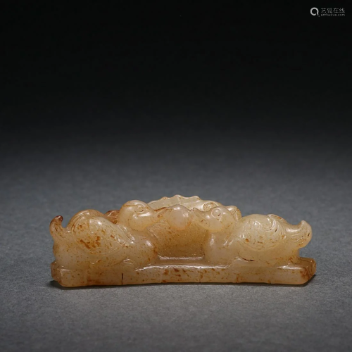 CHINESE HETIAN JADE ORNAMENT WITH CARVED 'MANDARIN DUCK...