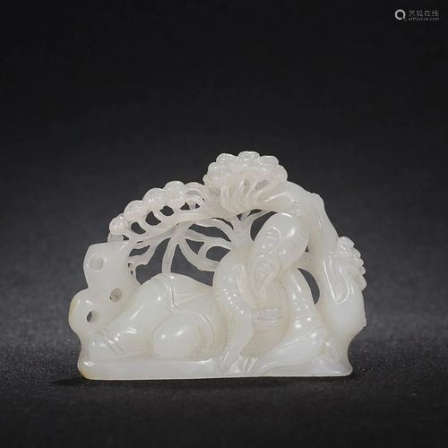 CHINESE HETIAN JADE ORNAMENT WITH CARVED 'FIGURE'