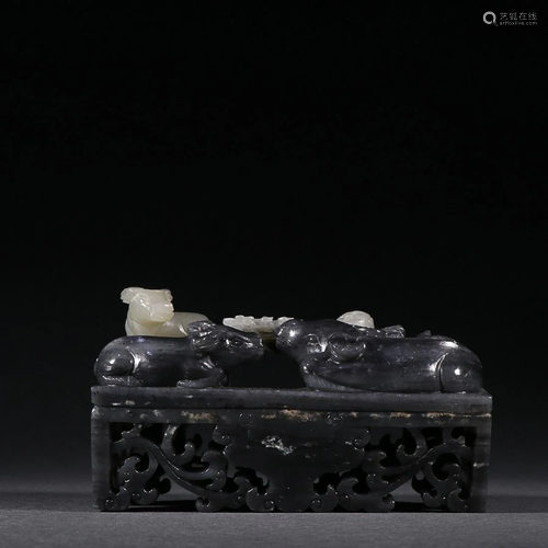 CHINESE BLACK-AND-WHITE JADE ORNAMENT WITH CARVED 'BOY ...