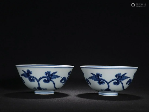 TWO CHINESE BLUE-AND-WHITE BOWLS DEPICTING 'FLORAL'...