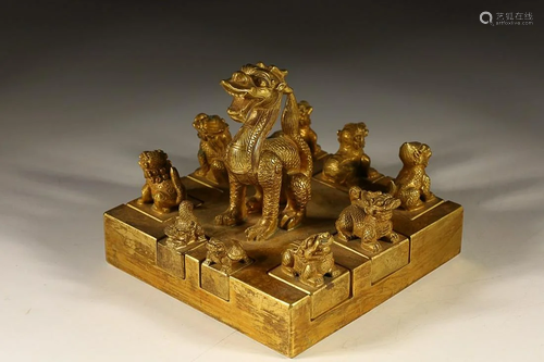 CHINESE GILT-BRONZE SEAL WITH EMBOSSED 'DRAGON'