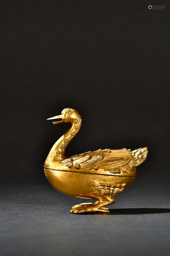 CHINESE GILT-BRONZE DUCK-FORM COVERED BOX