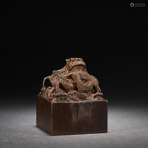 CHINESE AGARWOOD SEAL WITH 'DRAGON' KNOB