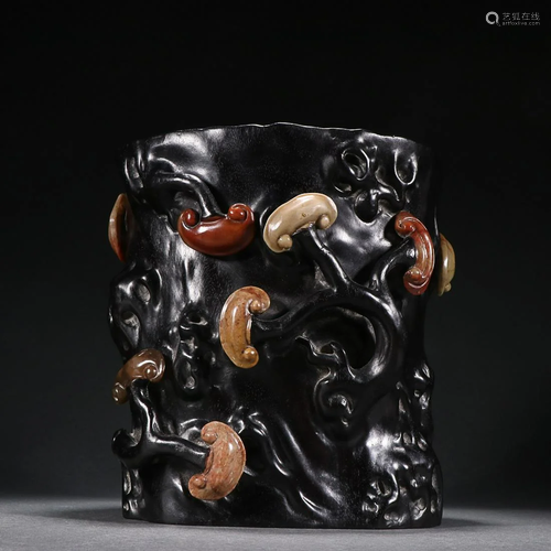 CHINESE SHOUSHAN STONES-EMBELLISHED SANDALWOOD BRUSHPOT WITH...