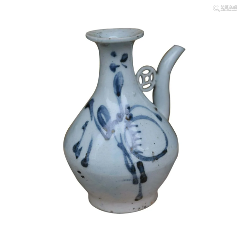 CHINESE BLUE-AND-WHITE EWER