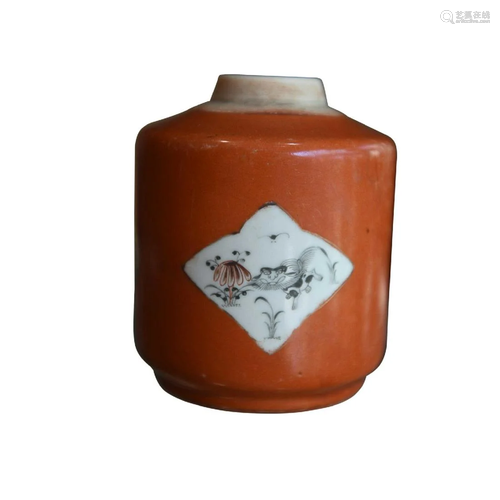 CORAL-RED AND POLYCHROME ENAMELED PORCELAIN TEA LEAF JAR