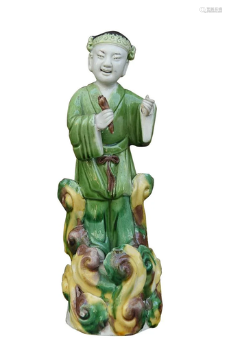 CHINESE SANCAI ENAMELED PORCELAIN FIGURE OF MUSICIAN