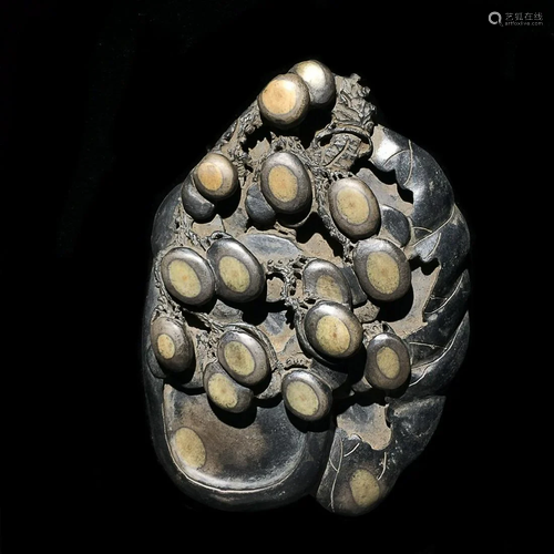 DUAN INKSTONE CARVED WITH GRAPES