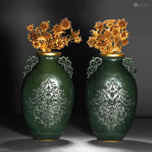 Qing Dynasty jasper inlaid gilt flower vase