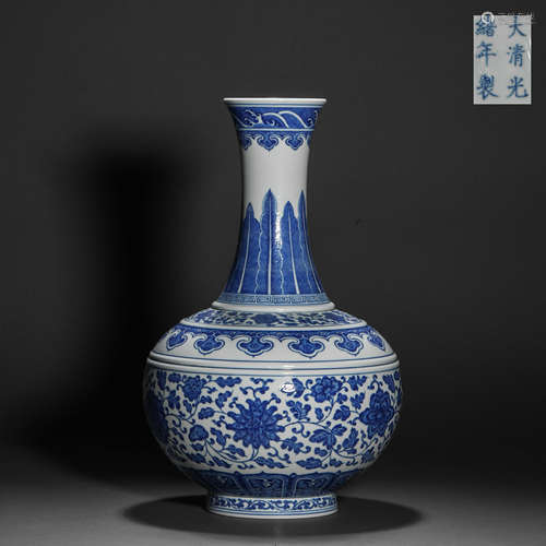 Qing Dynasty blue and white flower vase