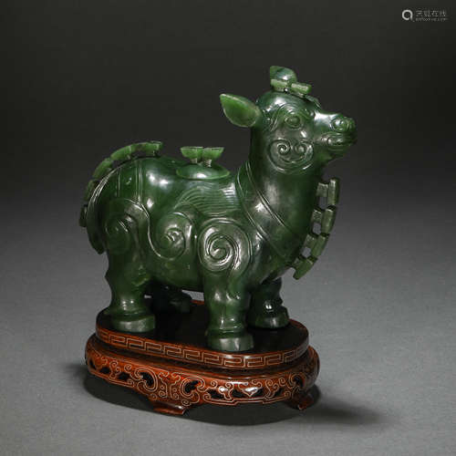 Qing Dynasty Hetian jasper cow