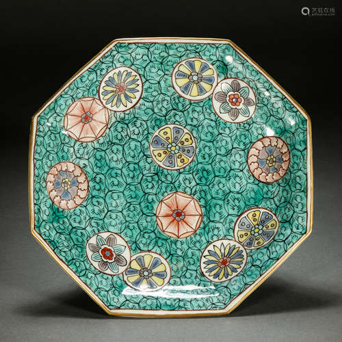 Eight-edge plate with green leather ball flower in Qing Dyna...