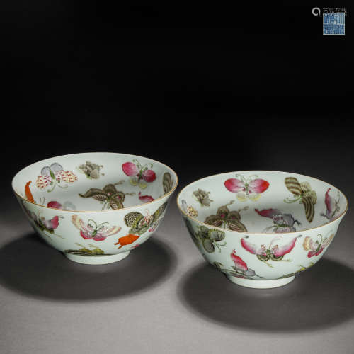 A pair of Qing Dynasty pastel butterfly bowls