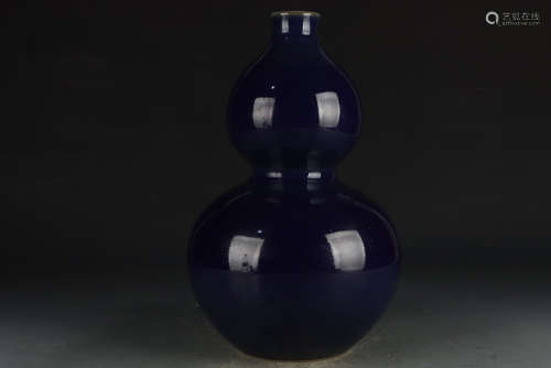 清乾隆单色霁蓝釉葫芦瓶