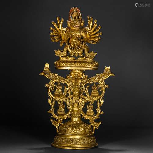 A gilt-bronze statue of a diamond in the Qing Dynasty