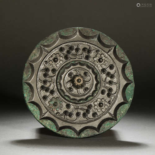 Han Dynasty nebula pattern bronze mirror