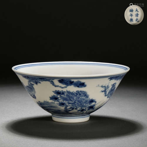 Qing Dynasty blue and white flower and bird deer bowl