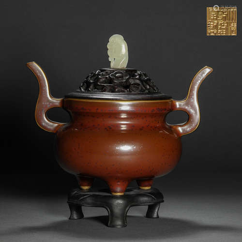 Qing Dynasty Jihong three-legged double-ear porcelain stove