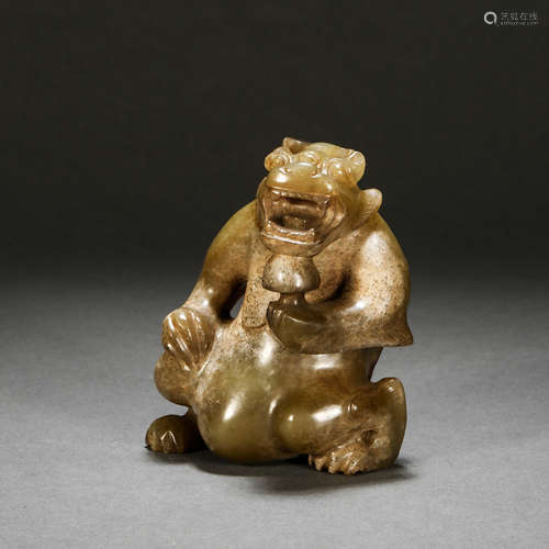 Han Dynasty Hetian Jade Jade Beast Ornament