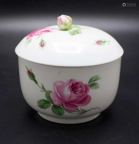 Zuckerdose  Rote Rose  / A lidded sugar bowl with roses, Mei...